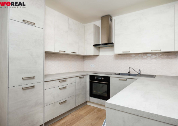 3 IZBOVÝ PRAŽSKÝ TYP 69 M2 + 6M LOGGIA, MICHALOVSKÁ UL., SÍDLISKO TERASA, 3 POSCH.