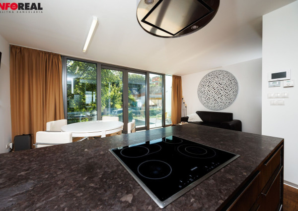 NOVÁ CENA - DOM FLORIANSKA UL., STARÉ MESTO, 2x parking