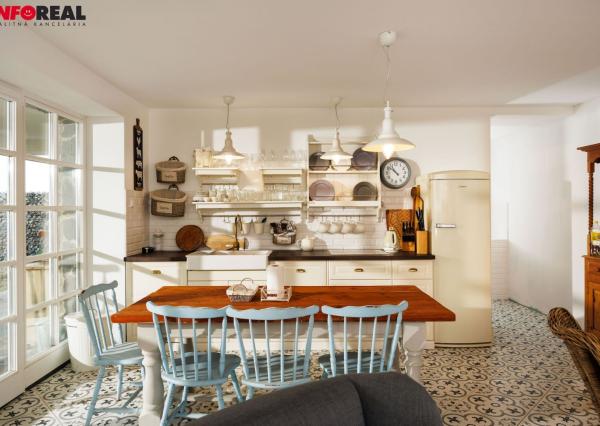 DOM BAŠKA, 350 M2 ÚŽ. PLOCHA, 882 M2 POZEMOK, VŠETKY IS