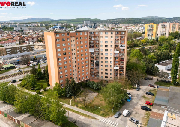PRENÁJOM: 2-izb. PRI CENTRE | Južná trieda 22 | zariadený | Loggia | rekonštruovaný