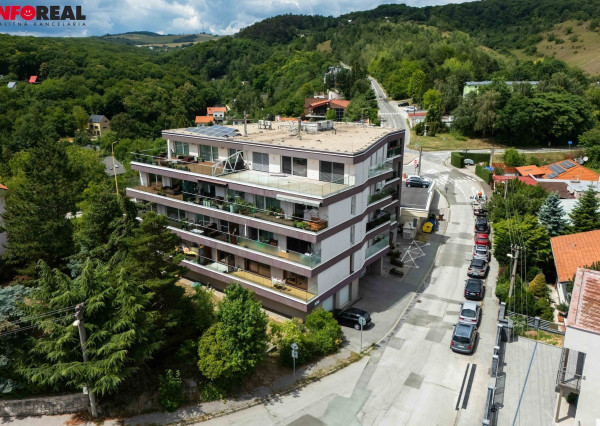 PRENÁJOM v NOVOSTAVBE Villa Košice: Veľký 2 izb. byt s TERASOU, GARÁŽOU, Huncovská 14A, Košice - Sever